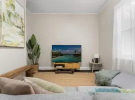 William House - Heart of Bathurst - Sleeps 6