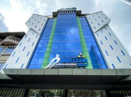Lucky Star Hotel，位于名古屋杭扎机场 - BTH附近的酒店