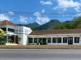 Baan Chuengkao Resort