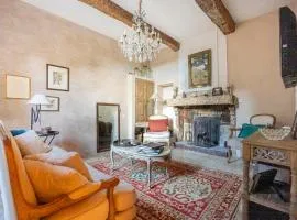 Luxurious Provencal Village House, Walk to Village Pool