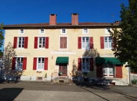 L'ancienne Gendarmerie，位于Saint-Laurent-sur-Gorre的酒店