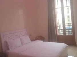 Charmant Appartement Rénové Style Années 1920, à proximité Plage et des Cafés