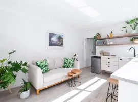 Tranquil Flatlet in Seapoint