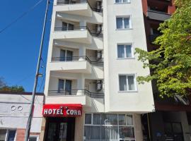 Hotel Cora，位于康斯坦察的酒店