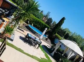 Villa NYVIONI, proche de la mer, avec piscine et SPA