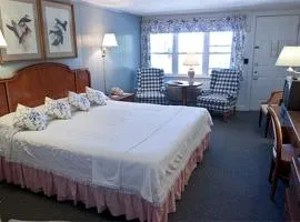Cozy Bed and Breakfast with Beautiful Bay Views near Rockland, Maine