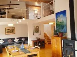 Via Valla - Spacious Open-plan and Peaceful Chalet in Salums