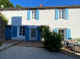 Au Cœur de Charroux，位于Charroux的酒店