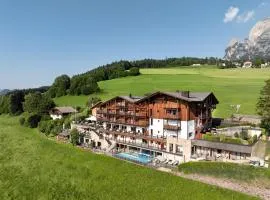Hotel Emmy - five elements
