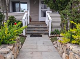 Cape Cod Hyannis Rendezvous'，位于巴恩斯特布尔的酒店