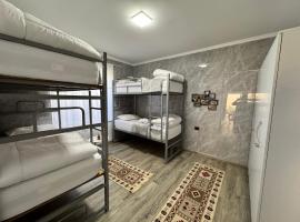 Hostel Leon Berat，位于培拉特的酒店