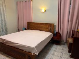 Maison Blanche Self Catering Apartment 1，位于特里奥莱村的酒店