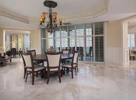 Five Bedroom Penthouse On Marco Island，位于马可岛的酒店