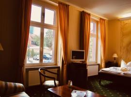 Waren Müritz Hotel Harmonie，位于瓦伦的酒店
