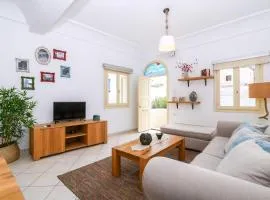 Deluxe Santorini Villa Villa Sunset Santorini 1 Bedroom Outdoor Jacuzzi & Beautiful Views Fira