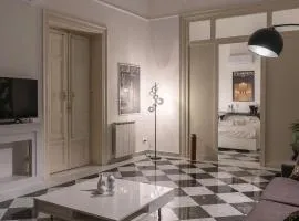 Large two-room apartment within walking distance of the Teatro Massimo