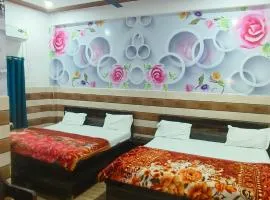 K D Dham Near Prem Mandir Iskcon temple Vrindavan，位于范兰德凡的旅馆