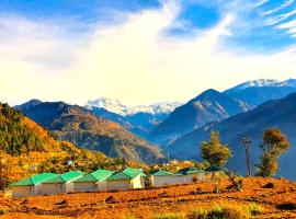 Chardham Luxury Cottage And Resort，位于Phata的酒店