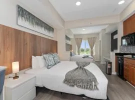 King Queen Spacious Studio Near Universal