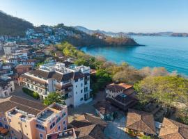 Santarena Hotel at Las Catalinas，位于普拉亚弗拉明戈的酒店