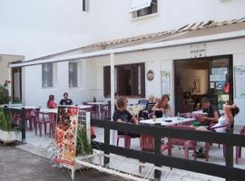 Ideal Camping hotel Stagnolo，位于加莱里亚的酒店