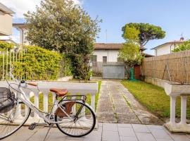 Amazing Villa Abruzzi, in Heart of Forte dei Marmi，位于马尔米堡的酒店