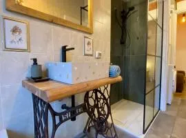 Ruti's House - Monolocale con travi a vista vicino Malpensa e Milano Rho Fiera