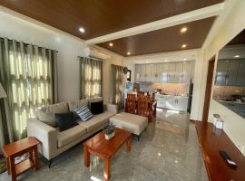 JCPM Apartment Suite-3rd Floor，位于Santa Cruz的带停车场的酒店