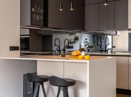 Comfortable 5 rooms apartment，位于库塔伊西的酒店