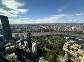 61F Skyline Retreat City River BotanicGarden View