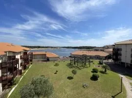 T2 avec Mezzanine, Piscine, Parking, Animaux admis - FR-1-379-131