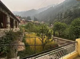 Kashwika Stays Jibhi