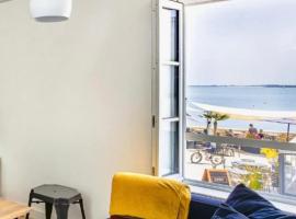 Maison vue Mer Ile de Ré - Rivedoux-Plage - Villa Raie Manta - Ile de Ré - 4 chambres - 2 salles d eau - 1 à 8 personnes - Plage à pied，位于里夫杜海滩的酒店