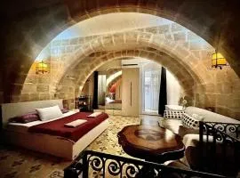 300 years old Maisonette in Beautiful Stairs