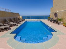 Haven Farmhouse with Private Pool and Sea Views，位于Għajn Melel的酒店