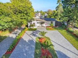 Bright and Cozy Home in Homestead