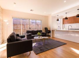 Light-Filled Werribee Escape，位于威勒比的酒店