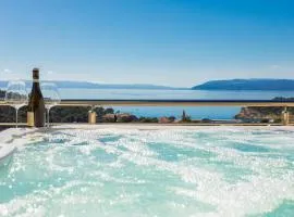 Luxury penthouse with jacuzzi, panoramic view