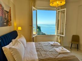 Vertigini Suites, Il Rifugio dell Amore per SOLE COPPIE , A 50m dalla Stazione e dalla Via dell Amore con Vista Mare e Intimità Appagante，位于里奥马哲雷的酒店