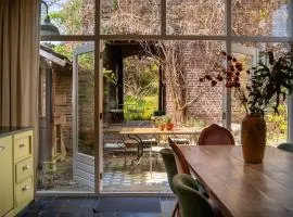 Maas Suites - The French House