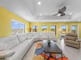Waterfront Home on the Bay, Pet Friendly, Boat Slip, Fishing!