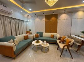 Luxury 4BHK w Deck NRI Friendly Stay Vadodara，位于巴罗达的酒店