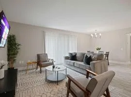 Cozy Stay Modern Comfort in the City