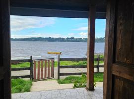 Lodge familiar vista estuario coipomo, Ancud，位于Mecura的酒店