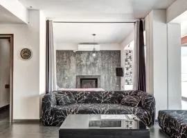 5-Star feel - Luxury penthouse for 4 with huge balcony & view ,8 min from Athens airport