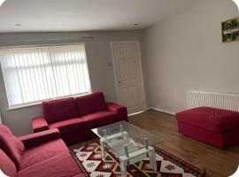 House in Timperley near Manchester Airport，位于Timperley的酒店