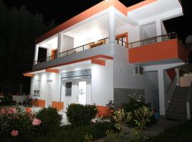 Villa LIKAJ，位于培拉特的乡村别墅