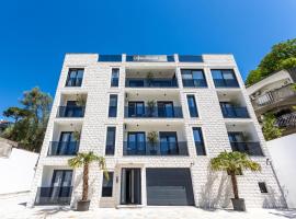 Apartments Ivo Herceg Novi，位于赫尔采格诺维的酒店