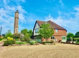 Stunning 7 Bedroom Escape Near New Forest and Beach - Large Garden - Serene Setting - Sleeps 14
