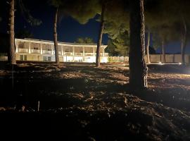 Luna D'Argento，位于Leporano Marina的带热水浴缸的酒店